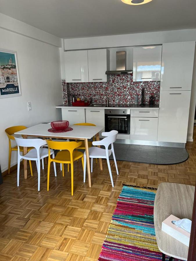 Marseille, Bel Et Spacieux De 60m² *